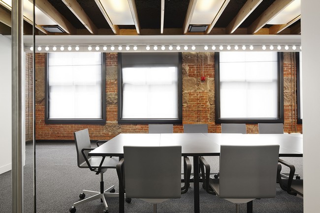 办公空间暴露性感的设计