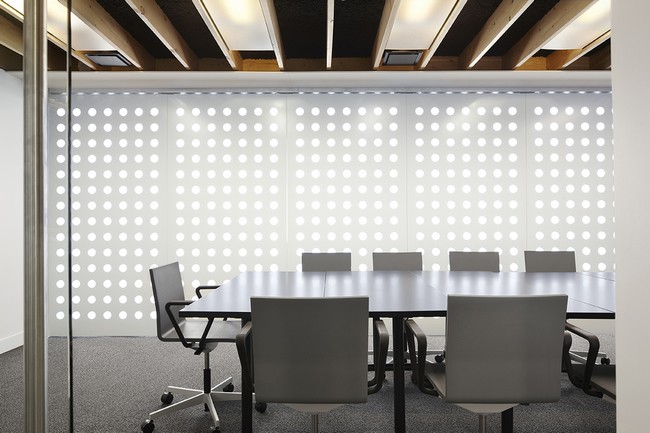 办公空间暴露性感的设计